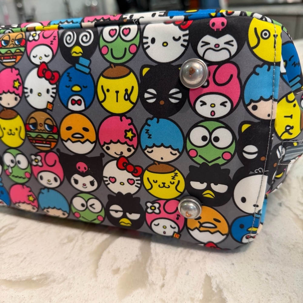 Jujube Hello Kitty Be Classy Like New Sanrio Hello Friend - Picture 9 of 16